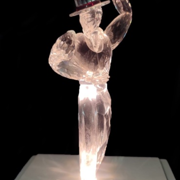 El Museo del Baile Flamenco “enriquece” su galería de arte con una pieza original de Swarovski